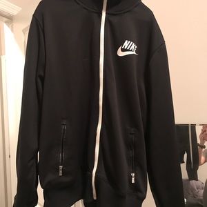 Large Men’s Nike Zip up